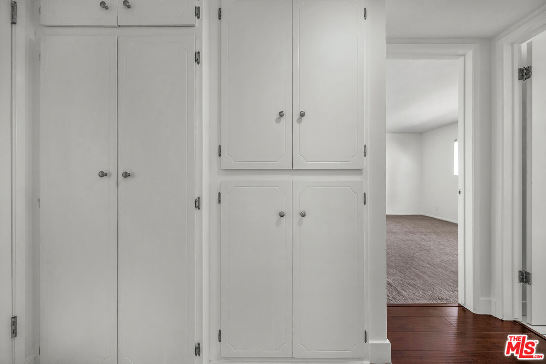 248 S Rexford Dr Unit: 4