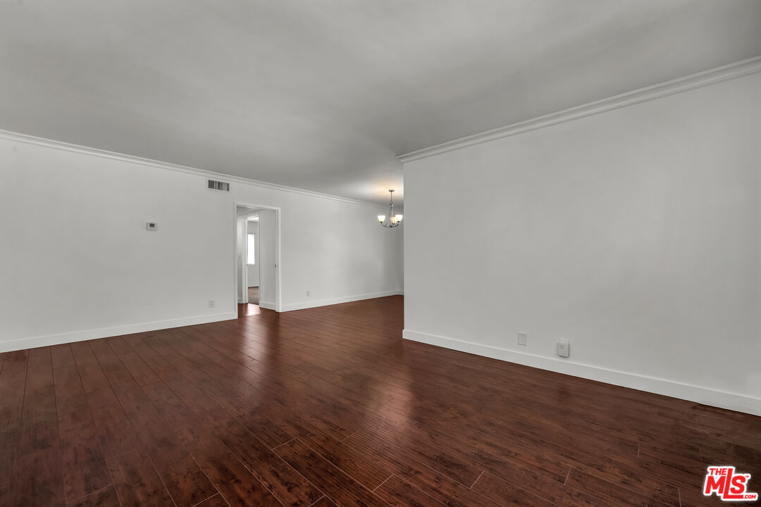 248 S Rexford Dr Unit: 4