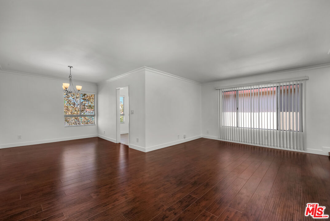 248 S Rexford Dr Unit: 4