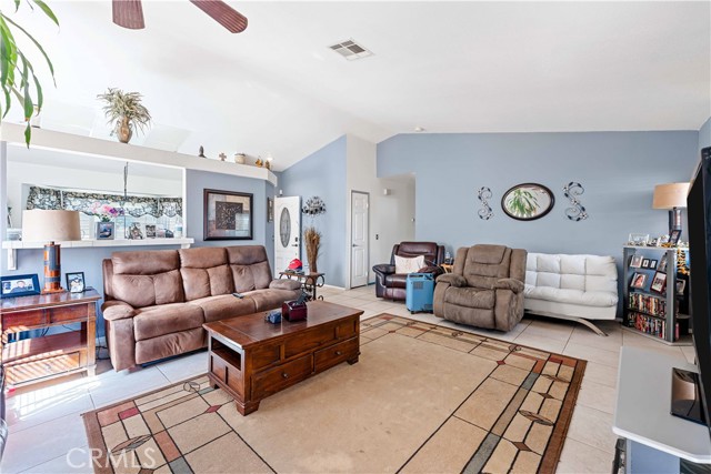 3725 Cocina LN