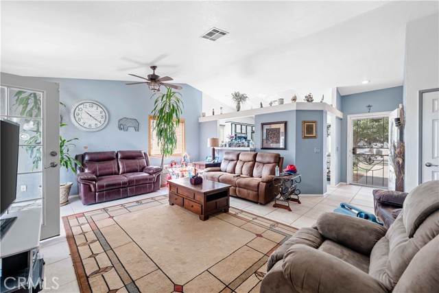 3725 Cocina LN