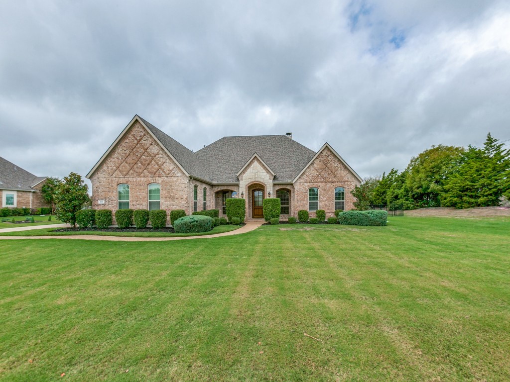 909 Amblewood Drive
