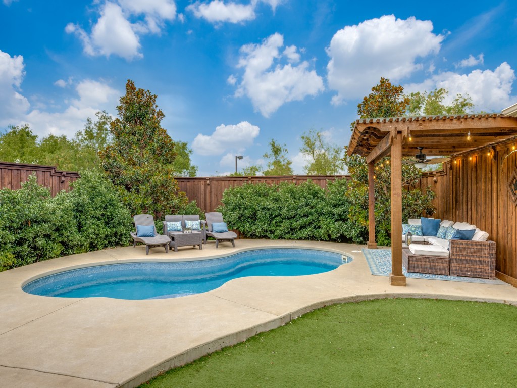 2835 Bandolier Lane