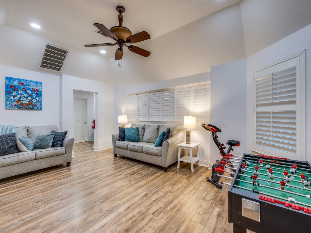 2835 Bandolier Lane