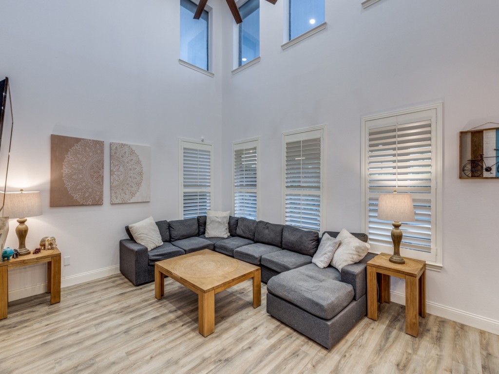 2835 Bandolier Lane