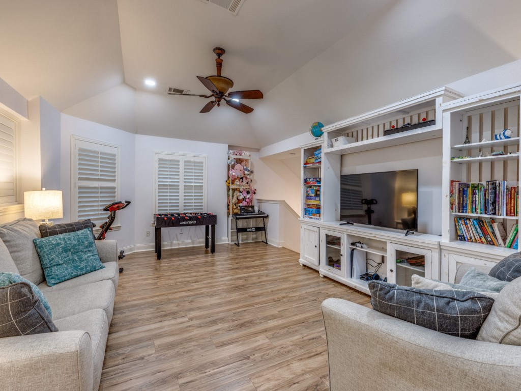 2835 Bandolier Lane