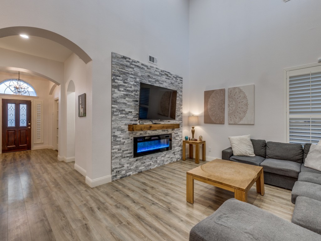 2835 Bandolier Lane