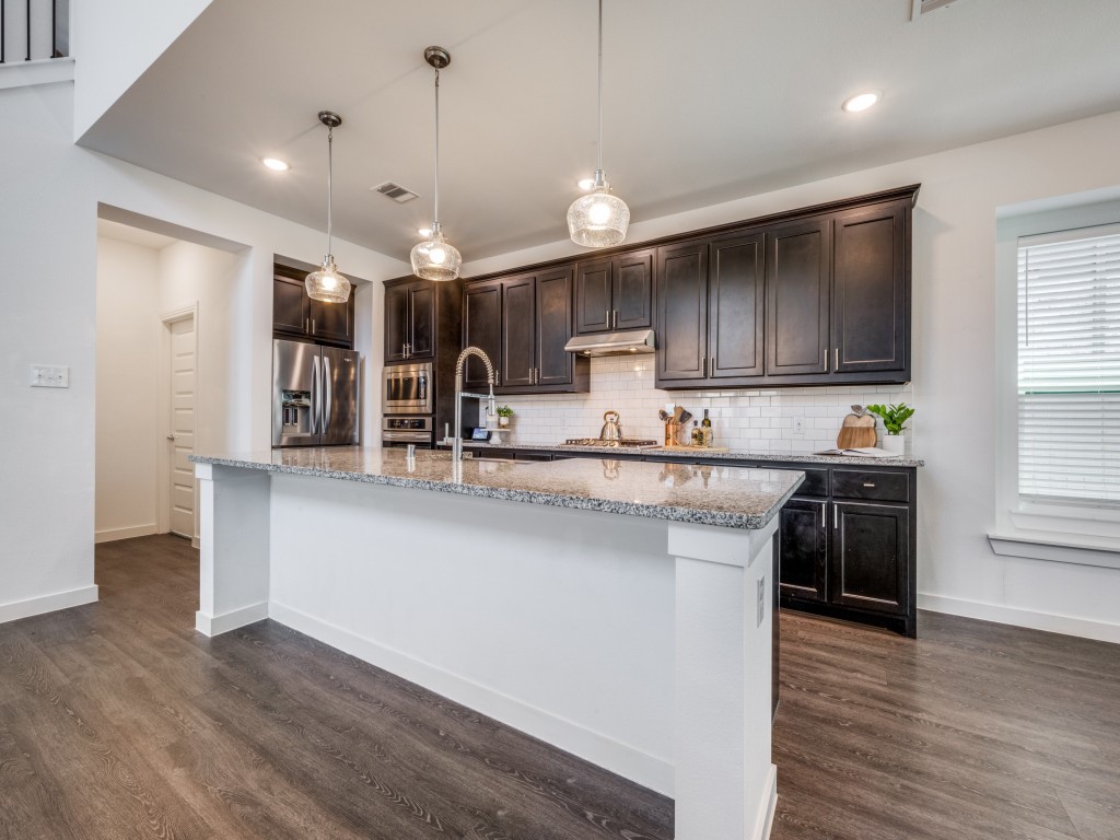 904 Pearl Place
