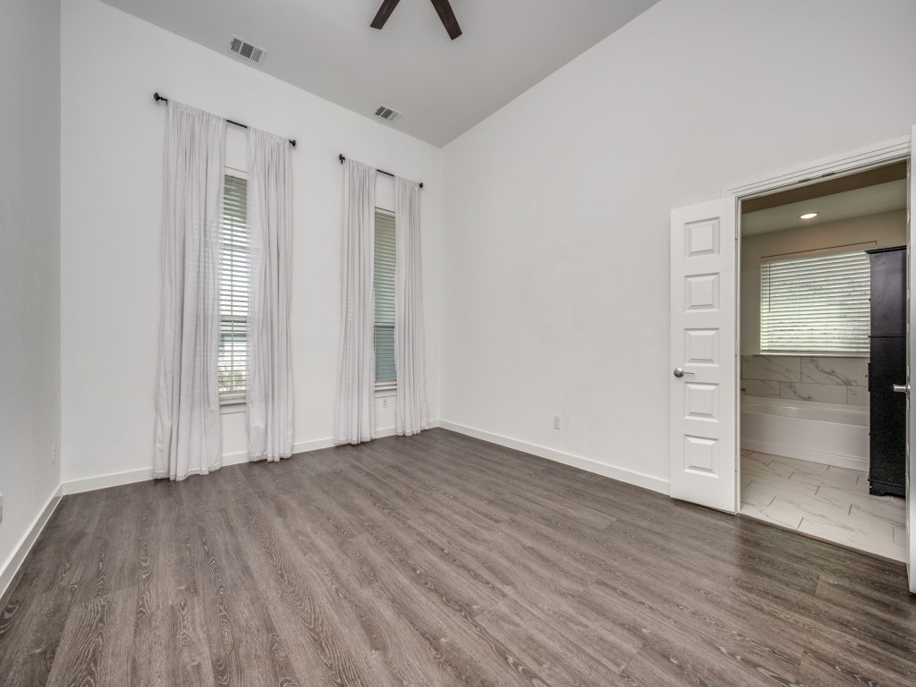 904 Pearl Place