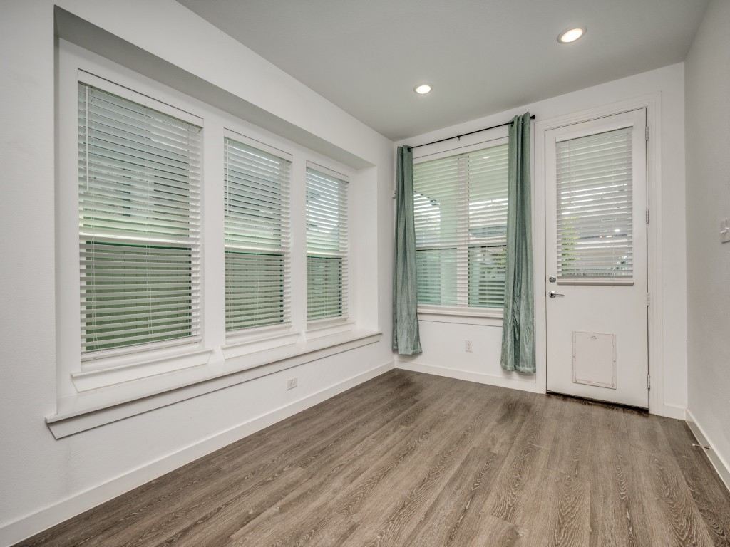 904 Pearl Place