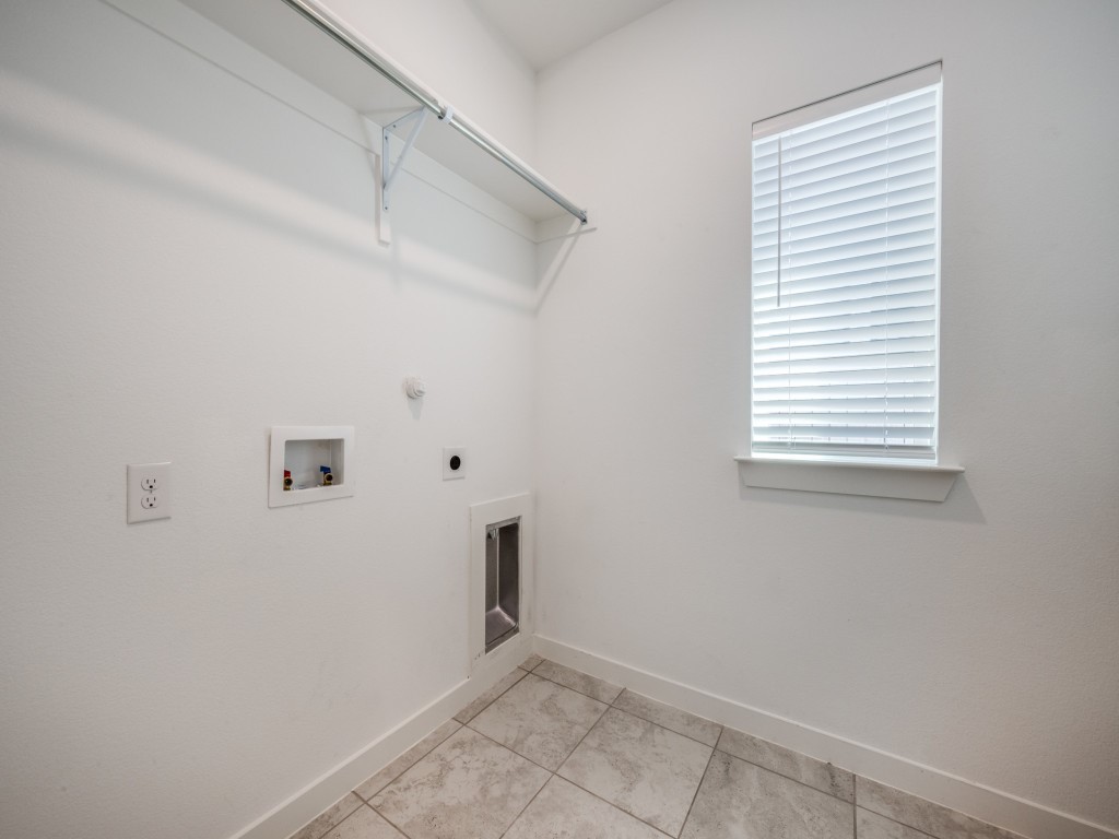 904 Pearl Place