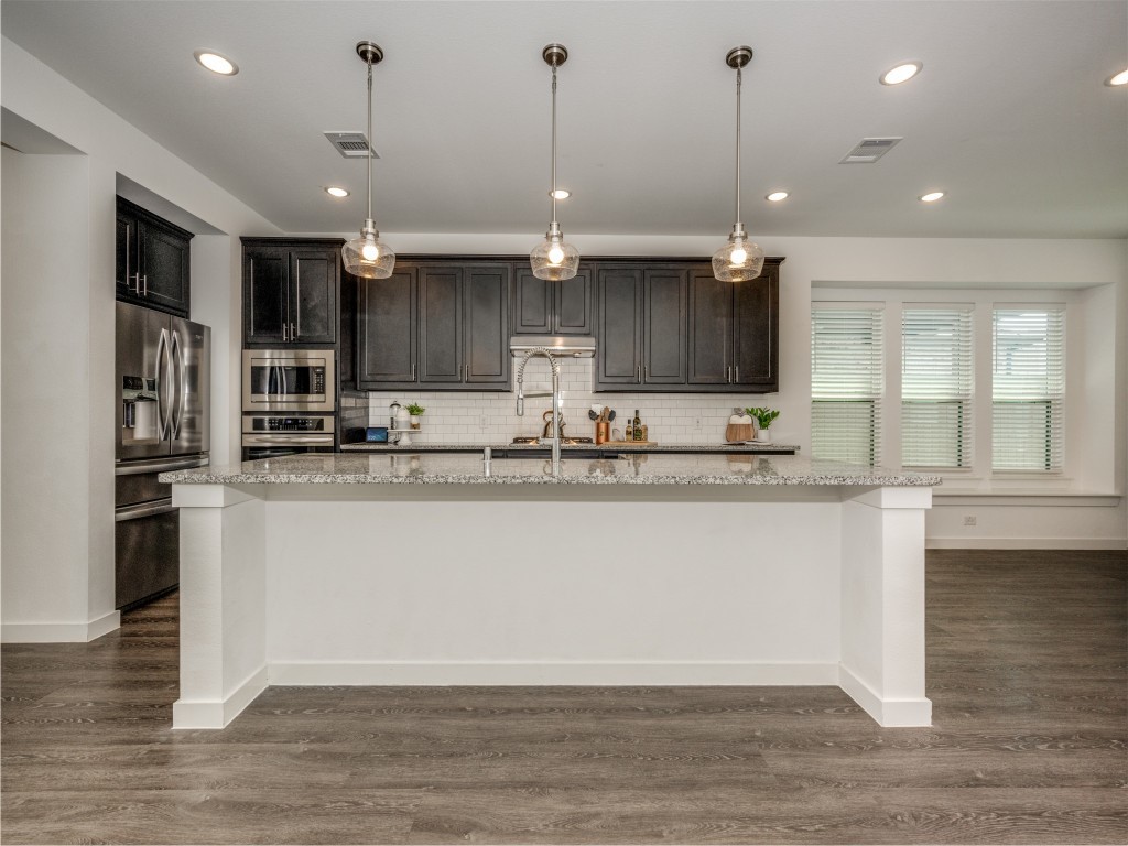 904 Pearl Place
