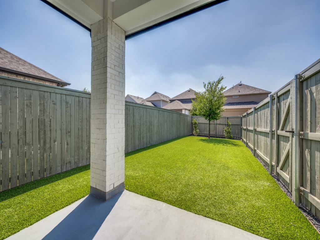 904 Pearl Place