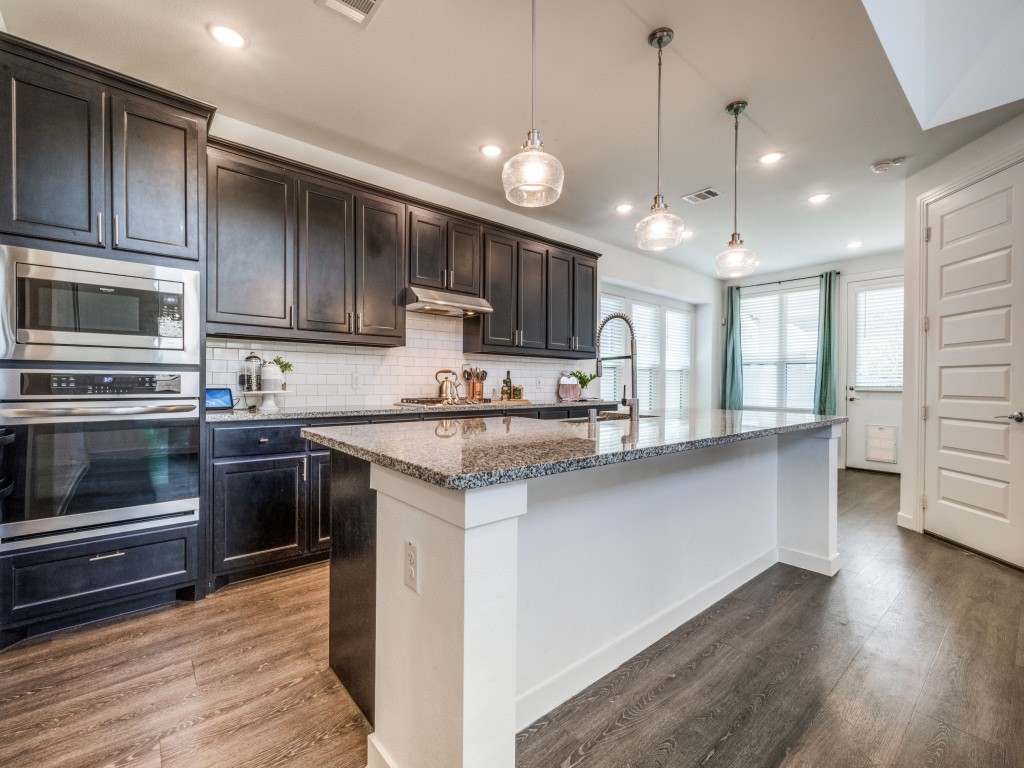 904 Pearl Place