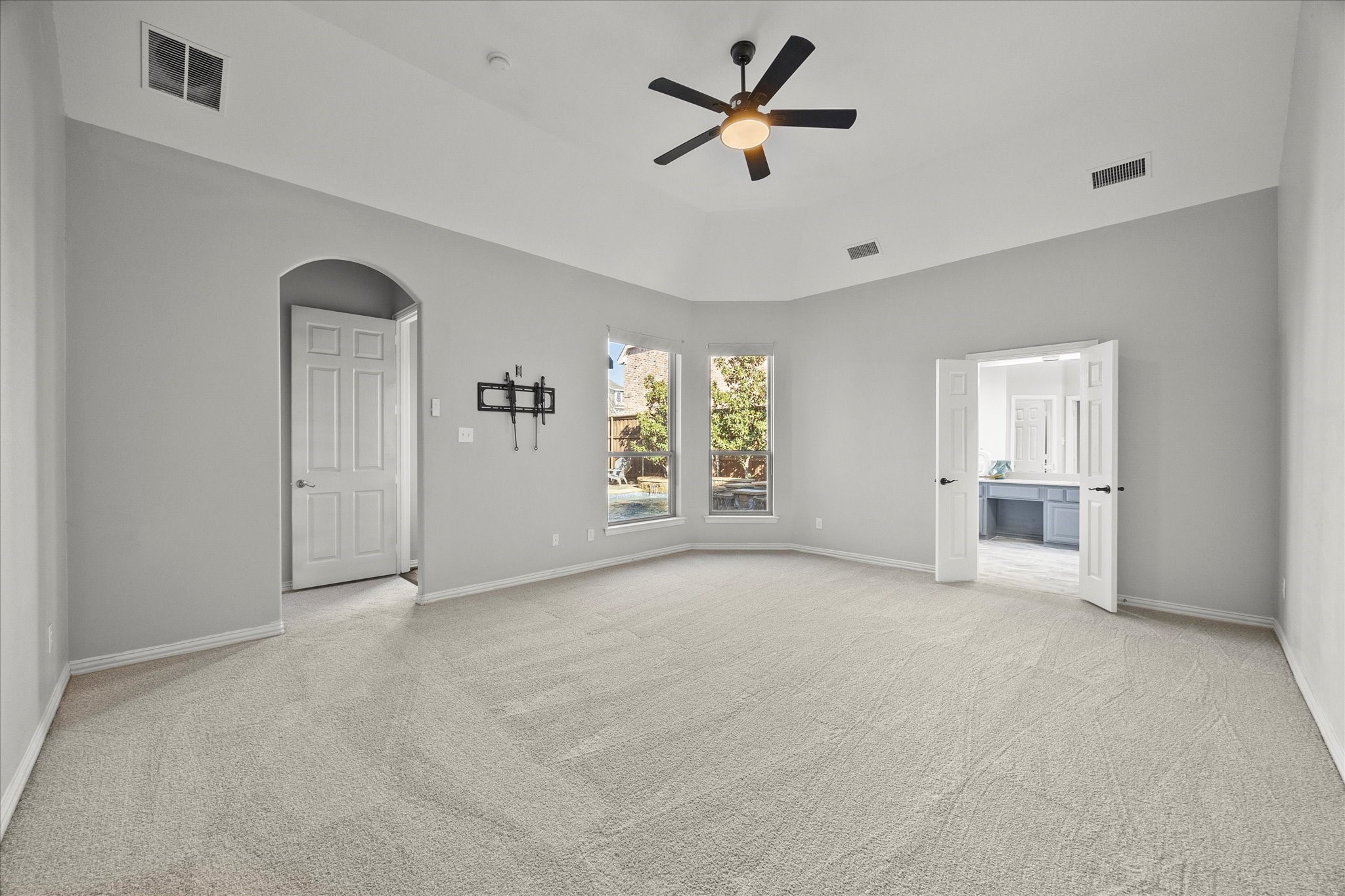 5087 Navajo Drive