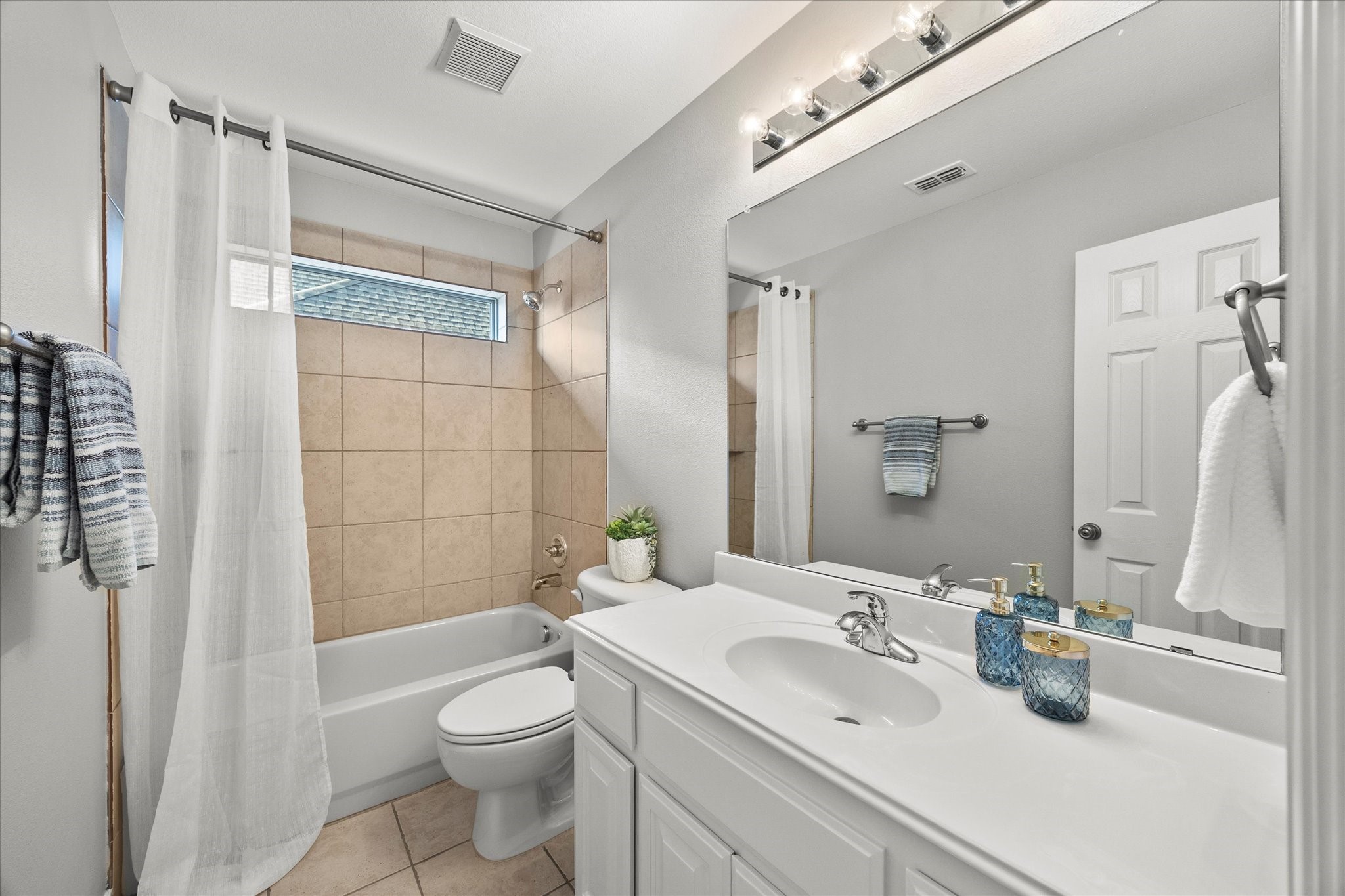5087 Navajo Drive
