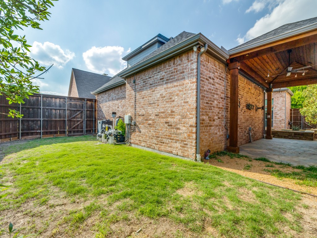 5087 Navajo Drive
