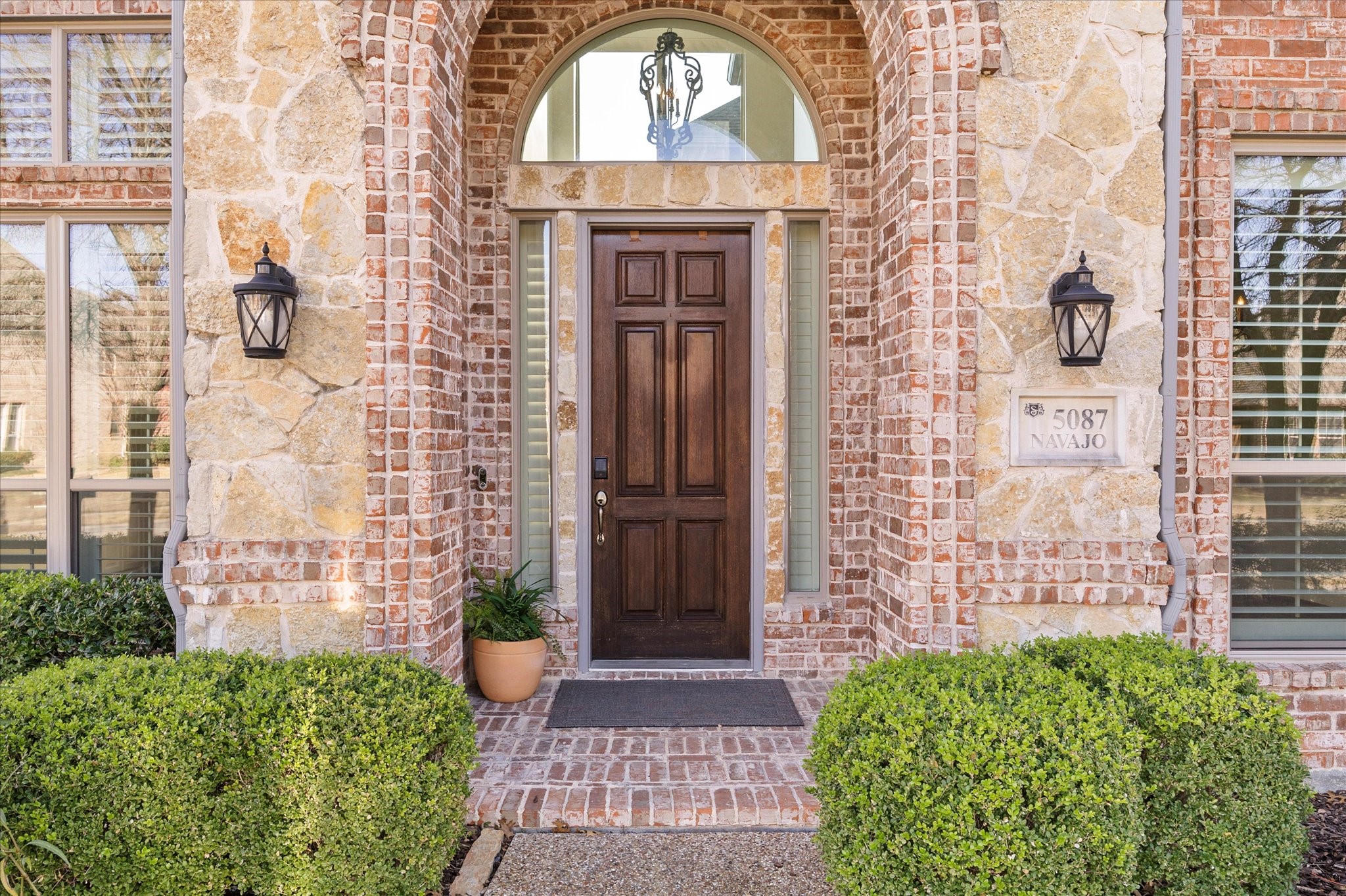 5087 Navajo Drive
