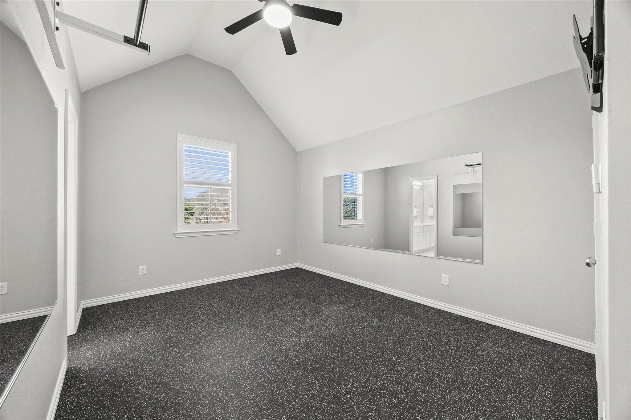 5087 Navajo Drive