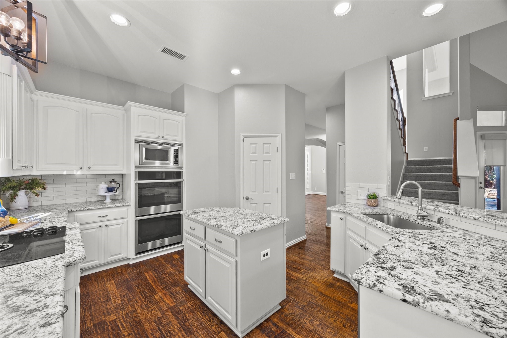 5087 Navajo Drive