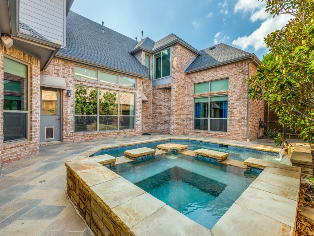 5087 Navajo Drive