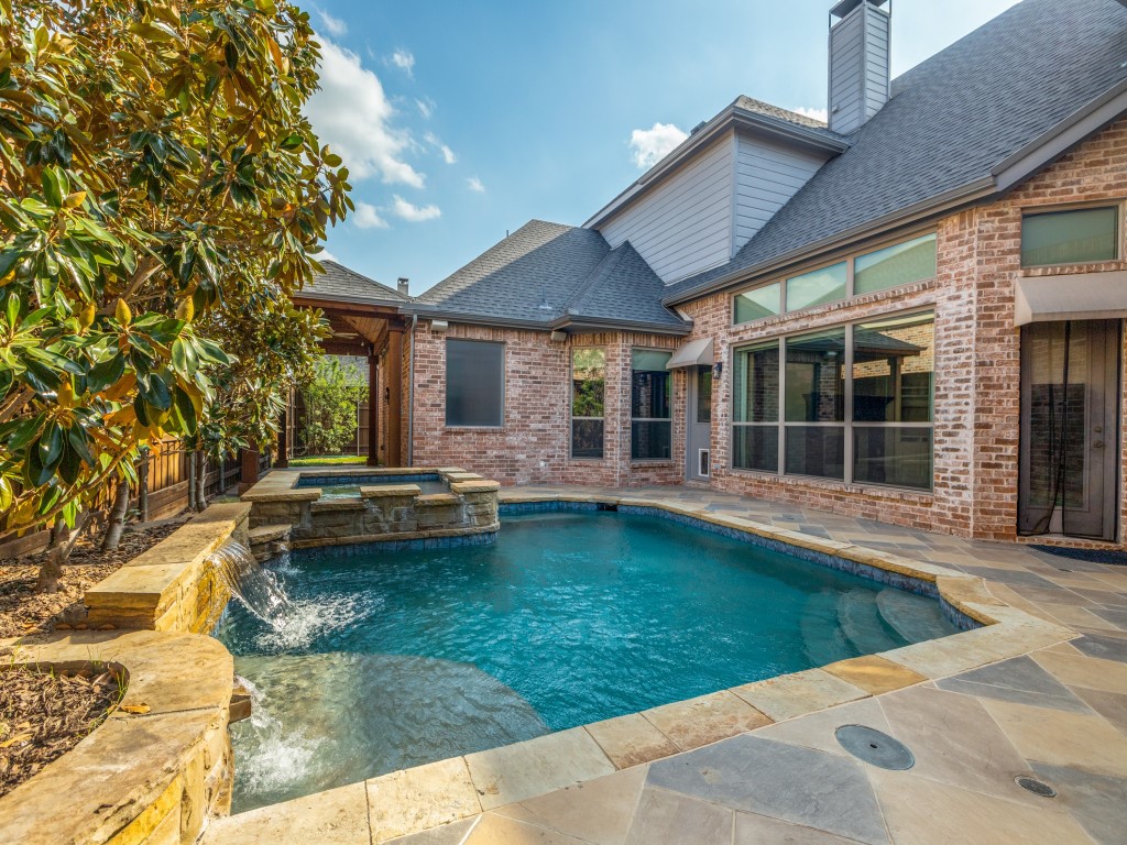 5087 Navajo Drive