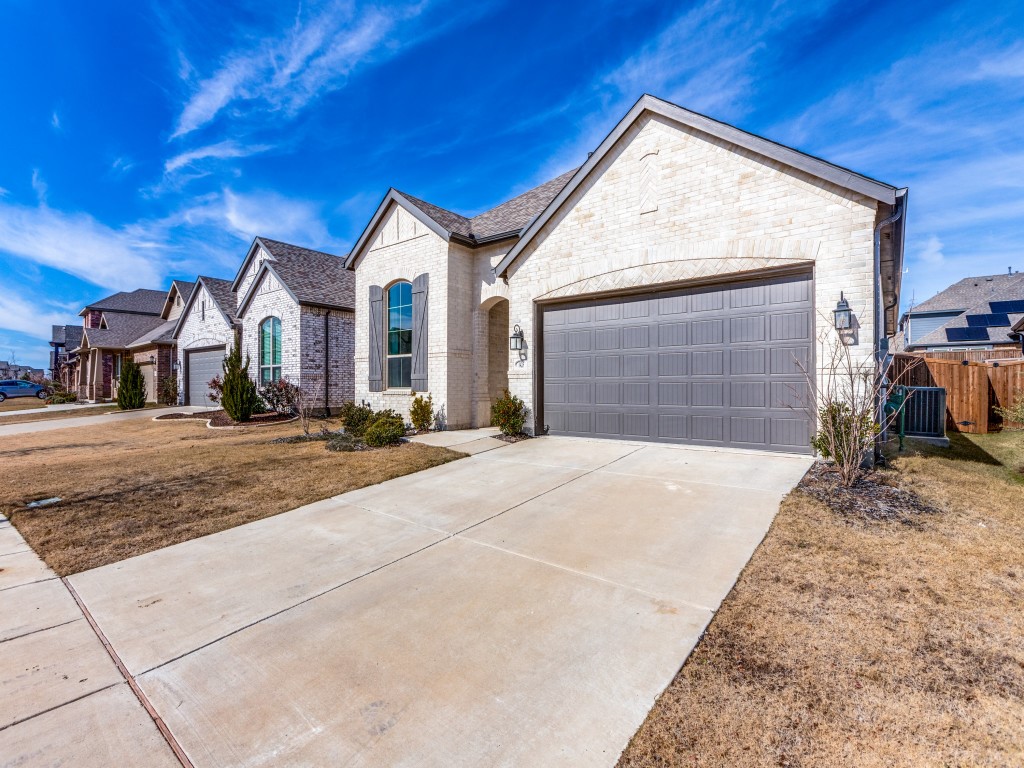 1425 Arrowwood Drive