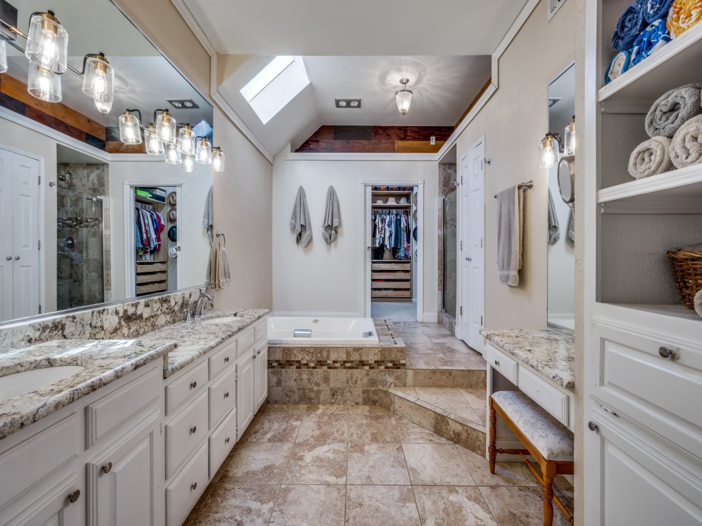 1421 Indian Lake Trail