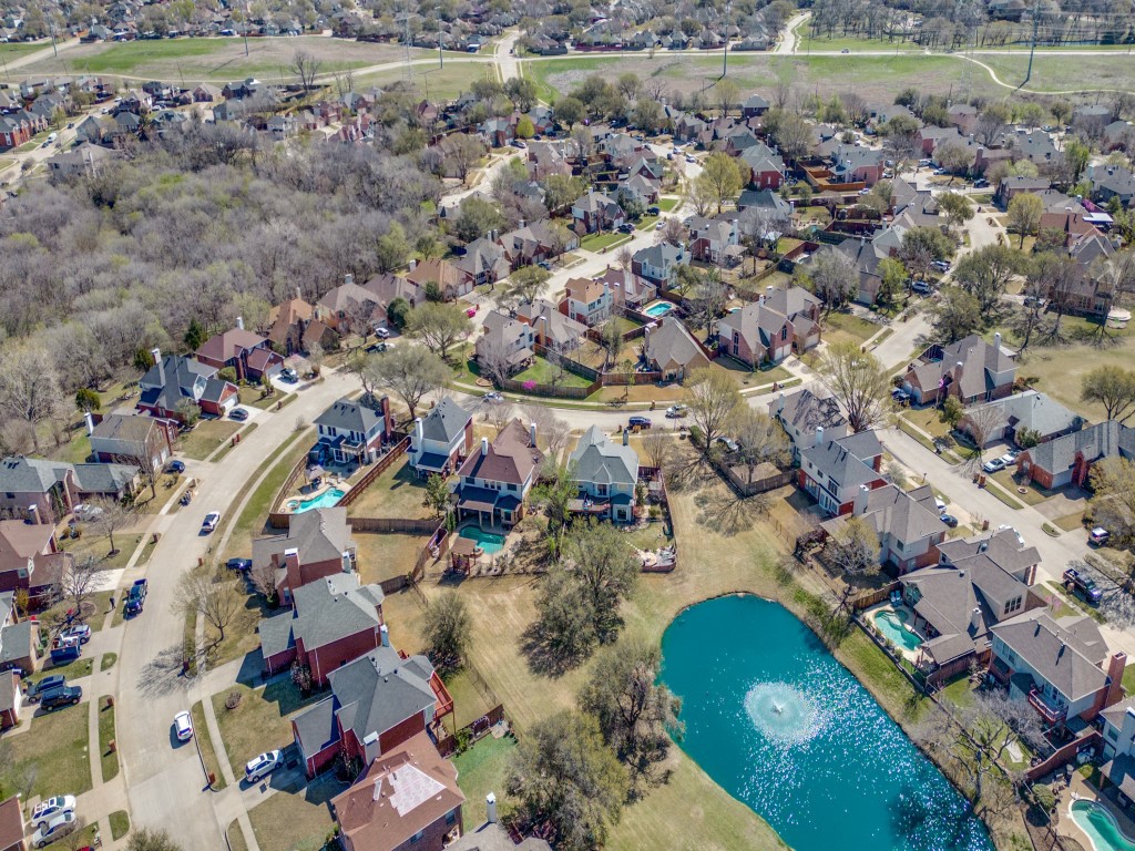 1421 Indian Lake Trail