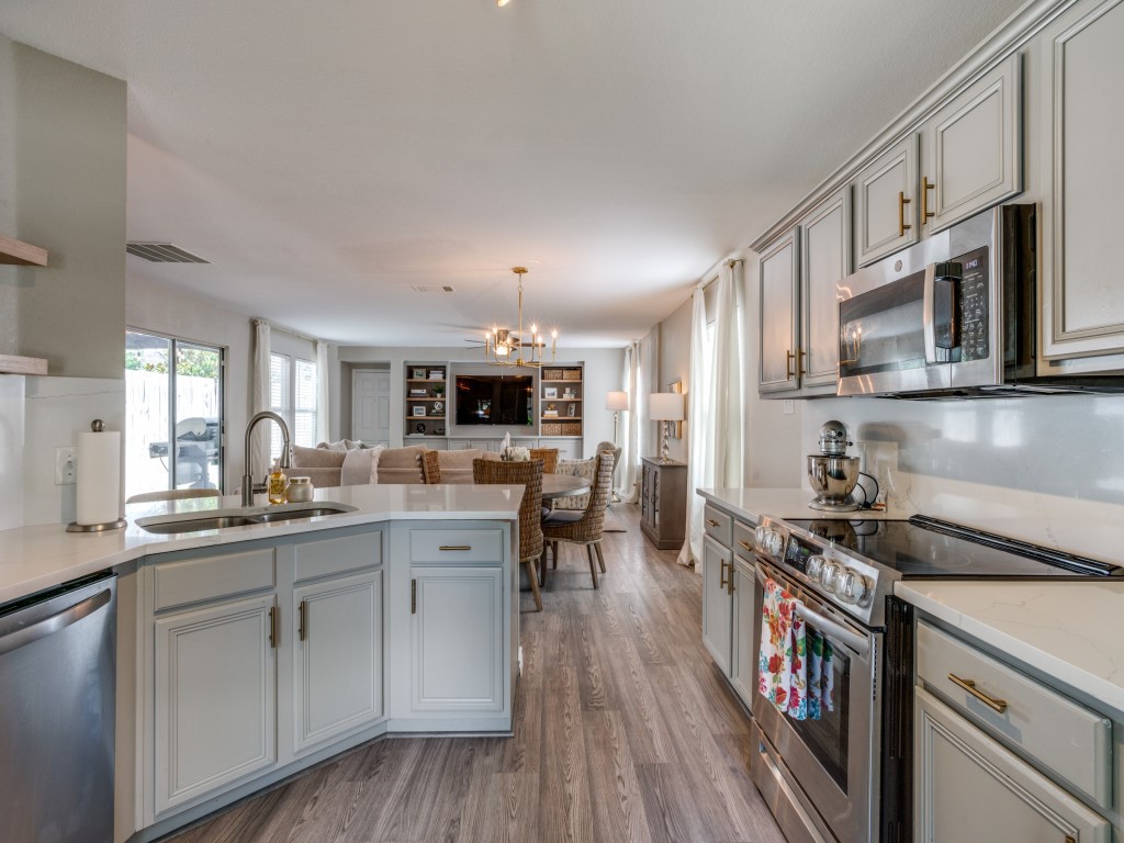 6928 Planters Row Drive