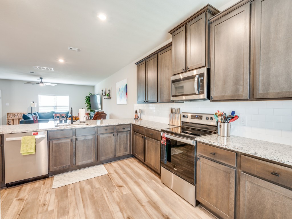200 Ridgeland Oaks Drive