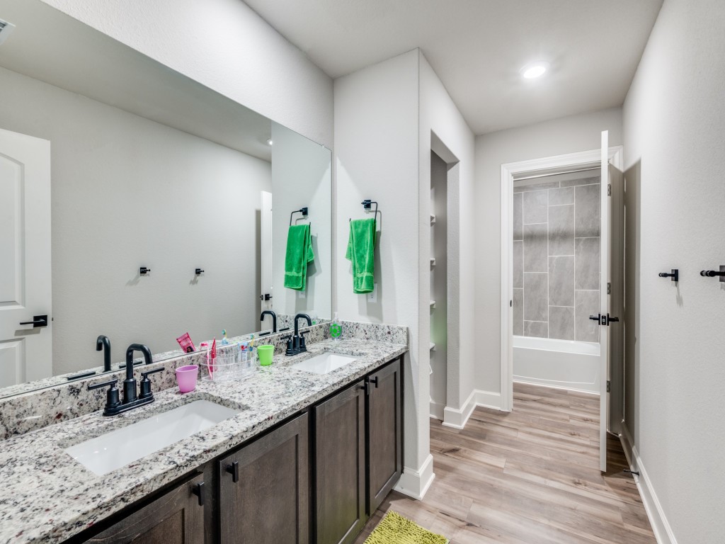 200 Ridgeland Oaks Drive