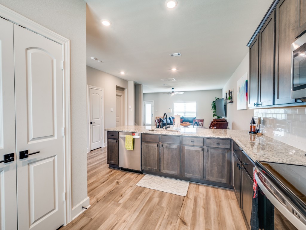 200 Ridgeland Oaks Drive