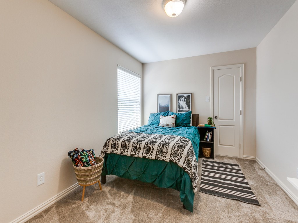 5246 Shoshone Drive