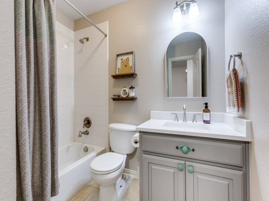 5246 Shoshone Drive
