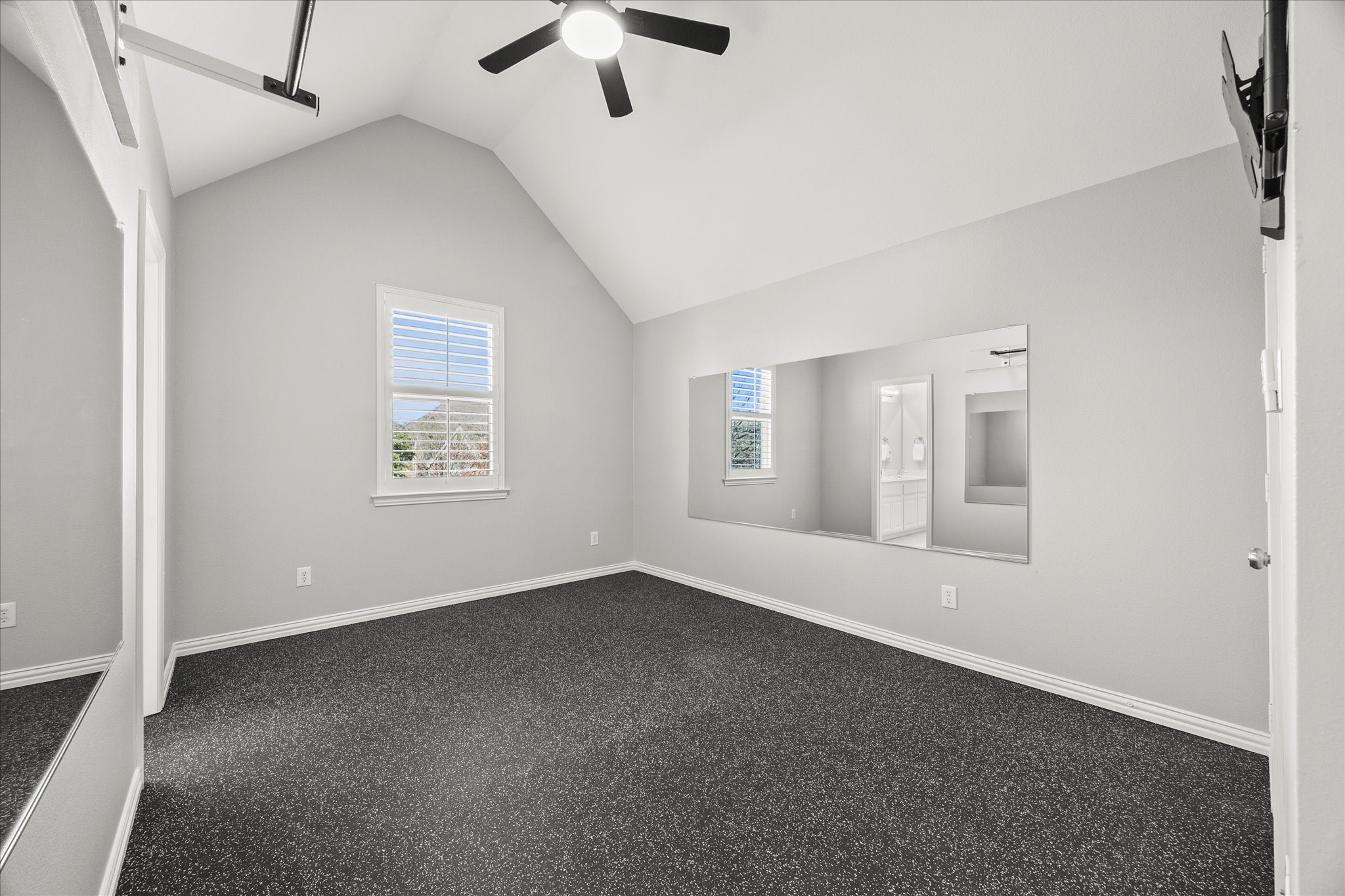 5087 Navajo Drive