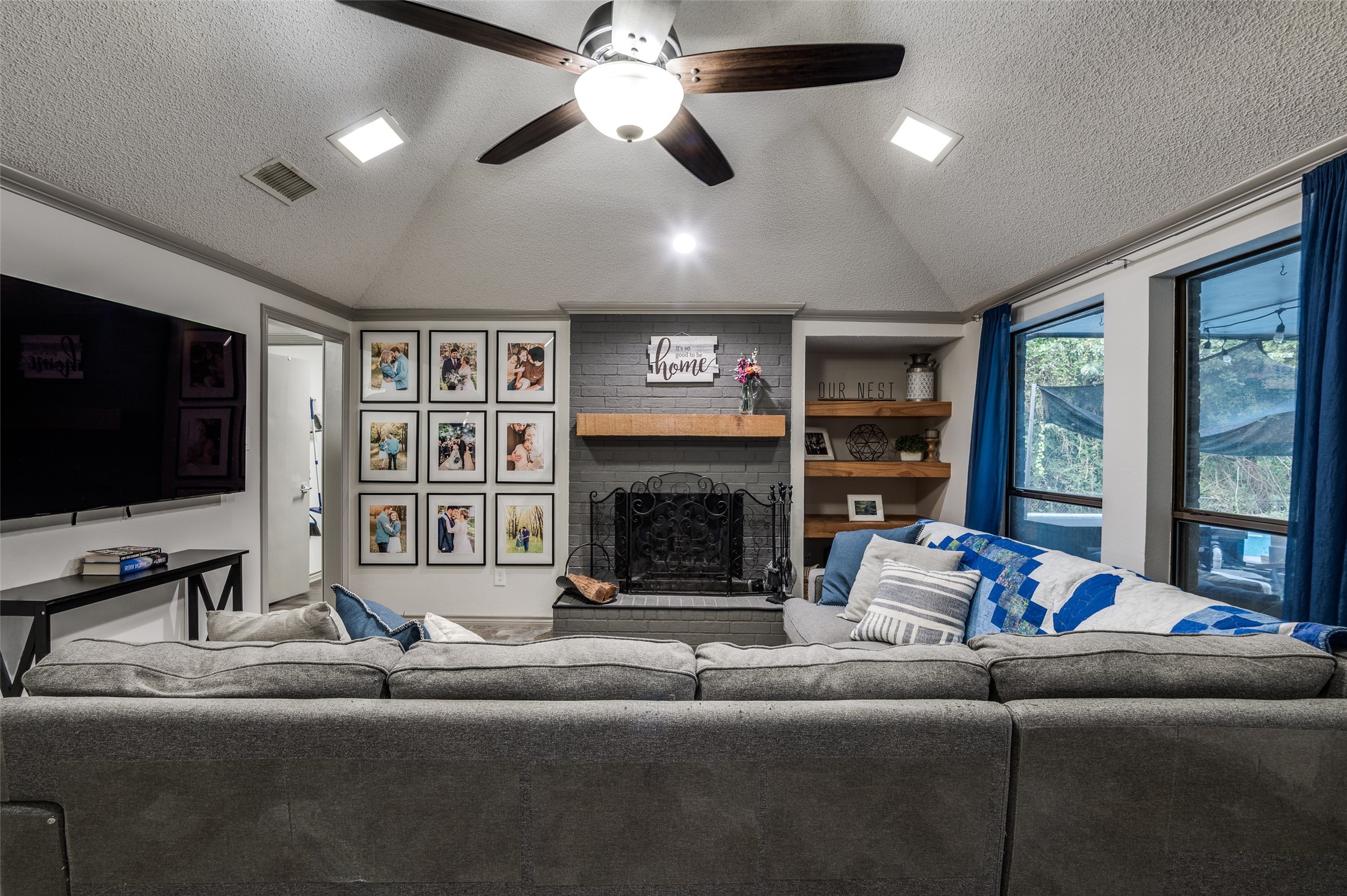 1204 Los Altos Lane