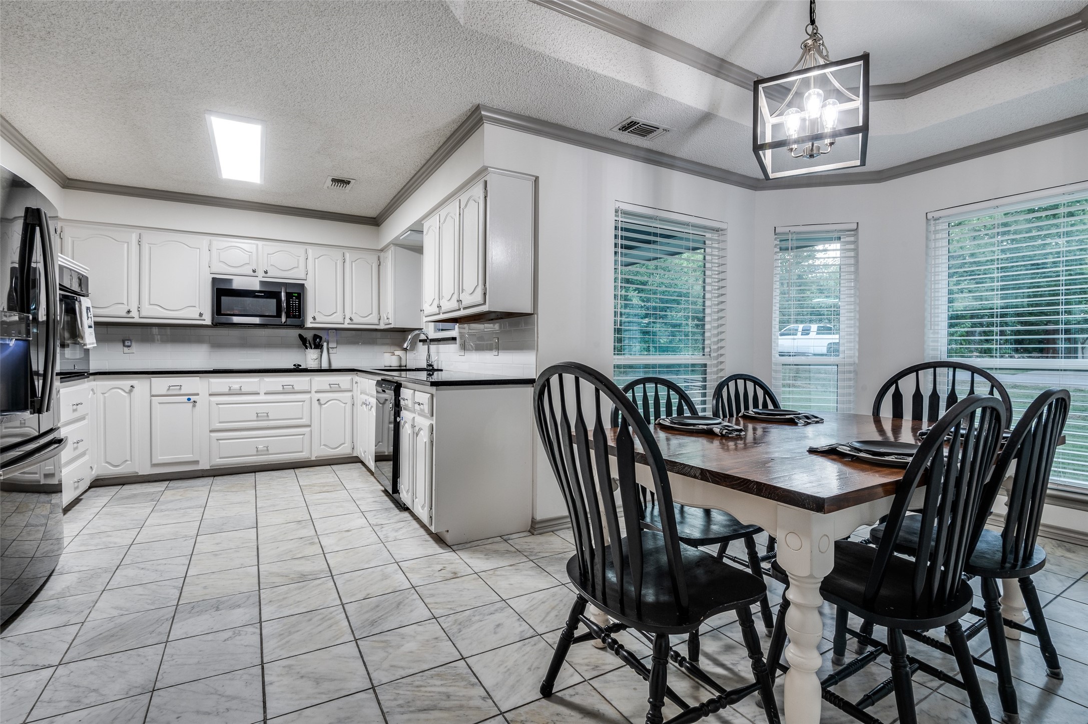 1204 Los Altos Lane