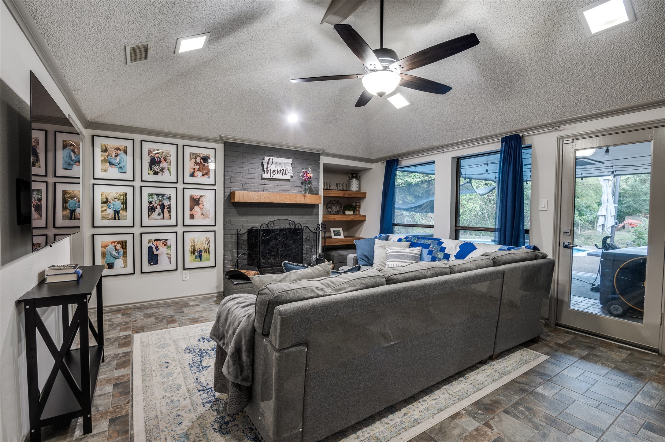 1204 Los Altos Lane