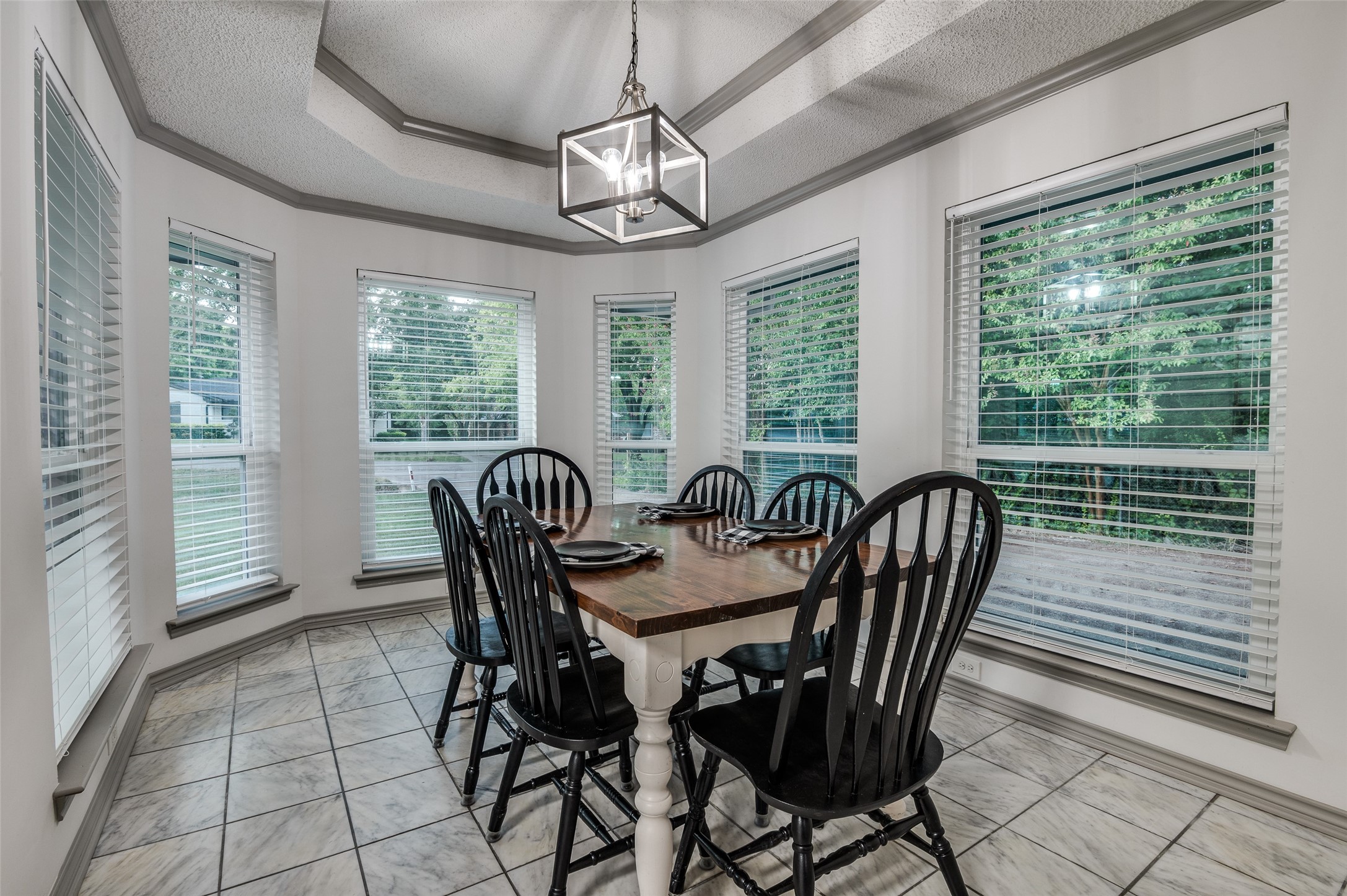 1204 Los Altos Lane