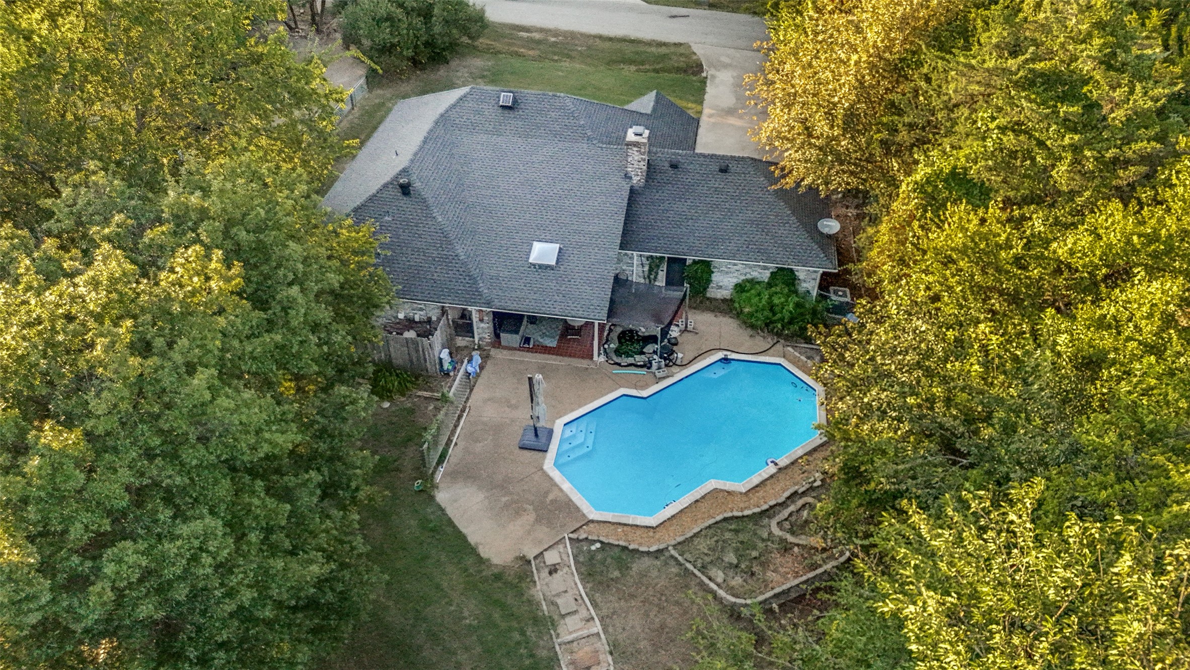 1204 Los Altos Lane