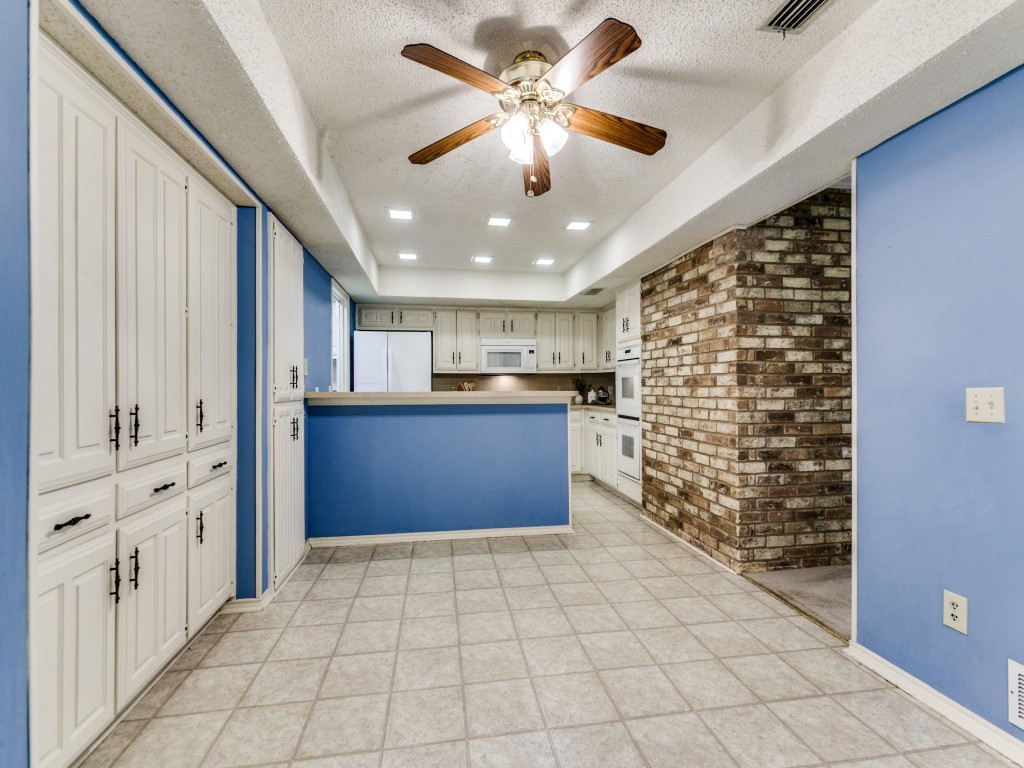 2717 Landershire Lane