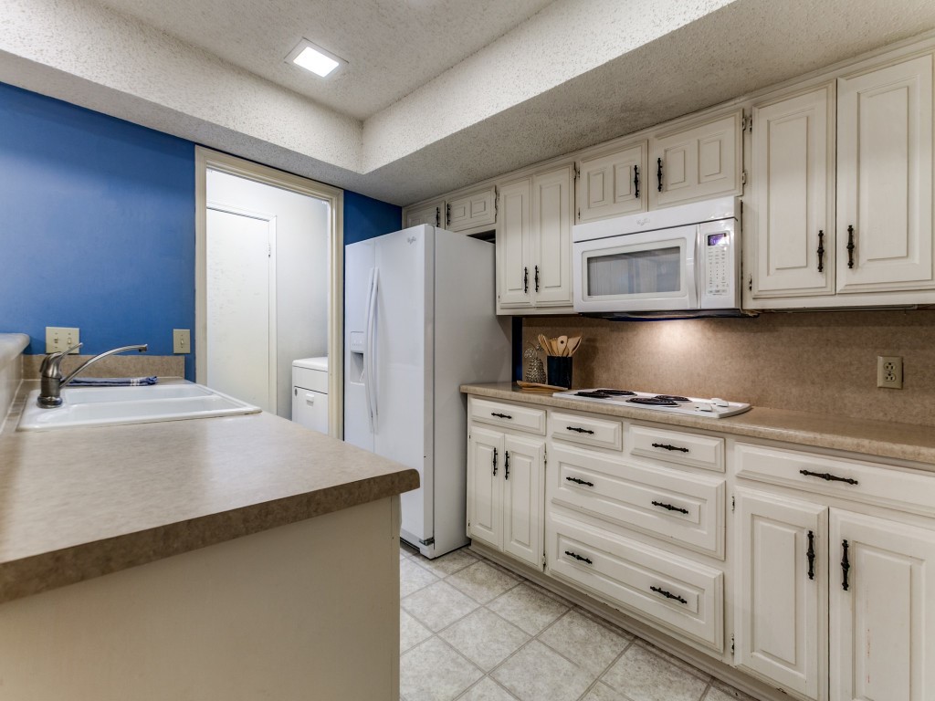 2717 Landershire Lane