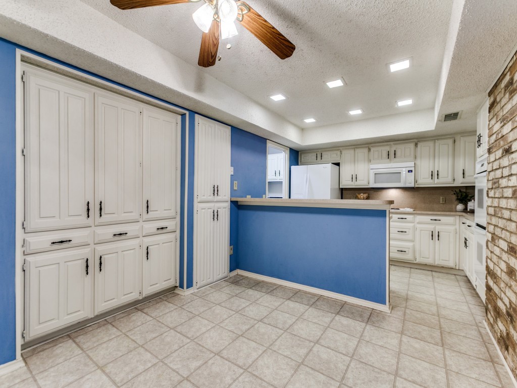 2717 Landershire Lane