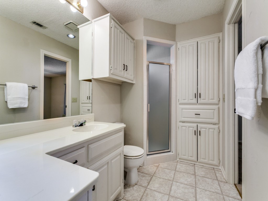 2717 Landershire Lane