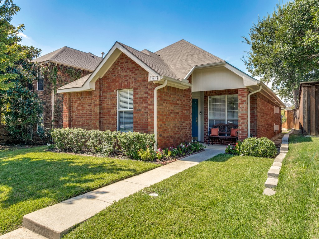 585 Lake Forest Drive