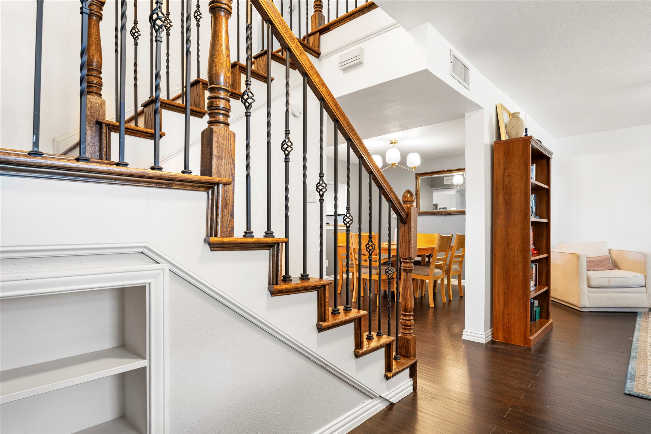 531 Towne House Lane