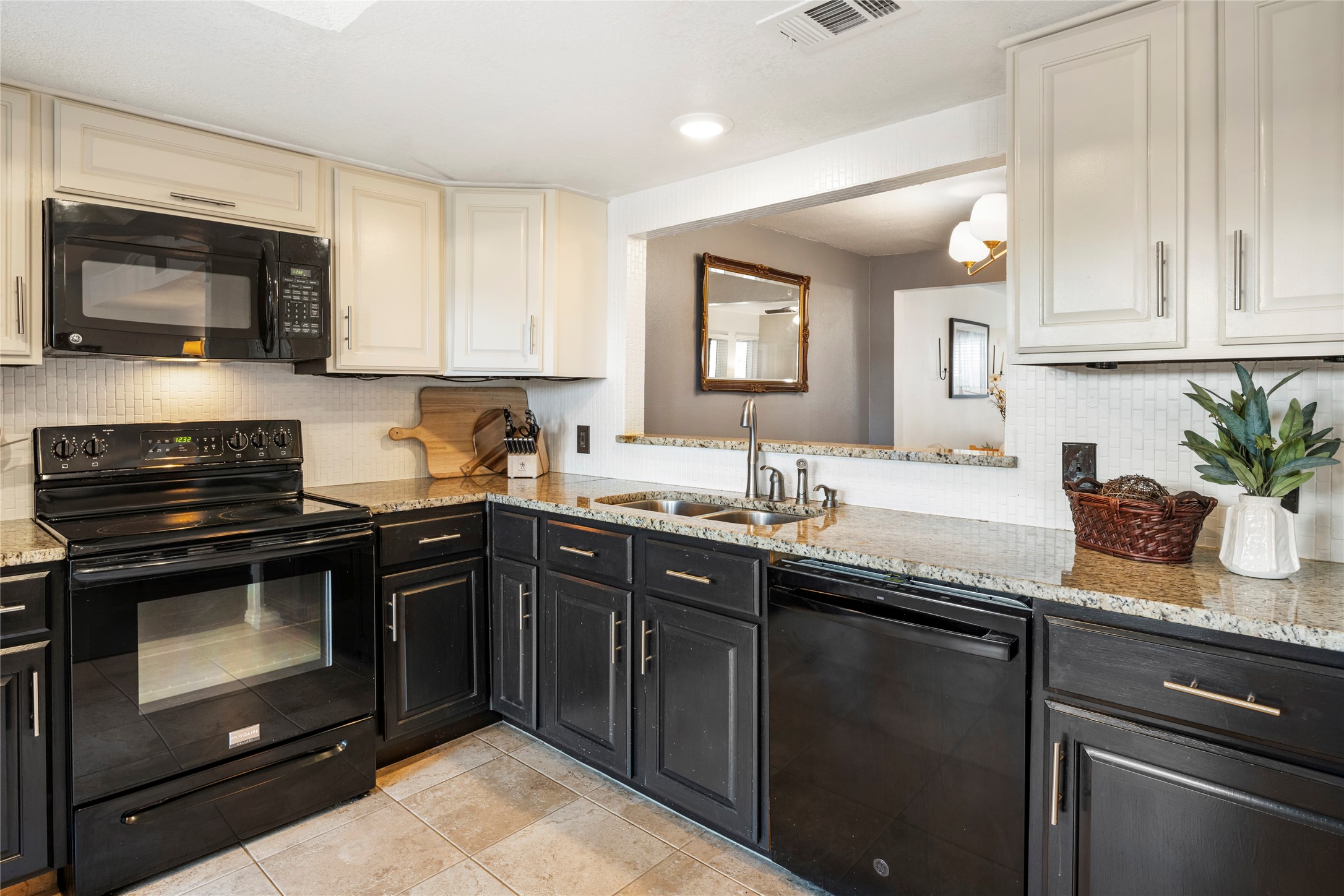 531 Towne House Lane