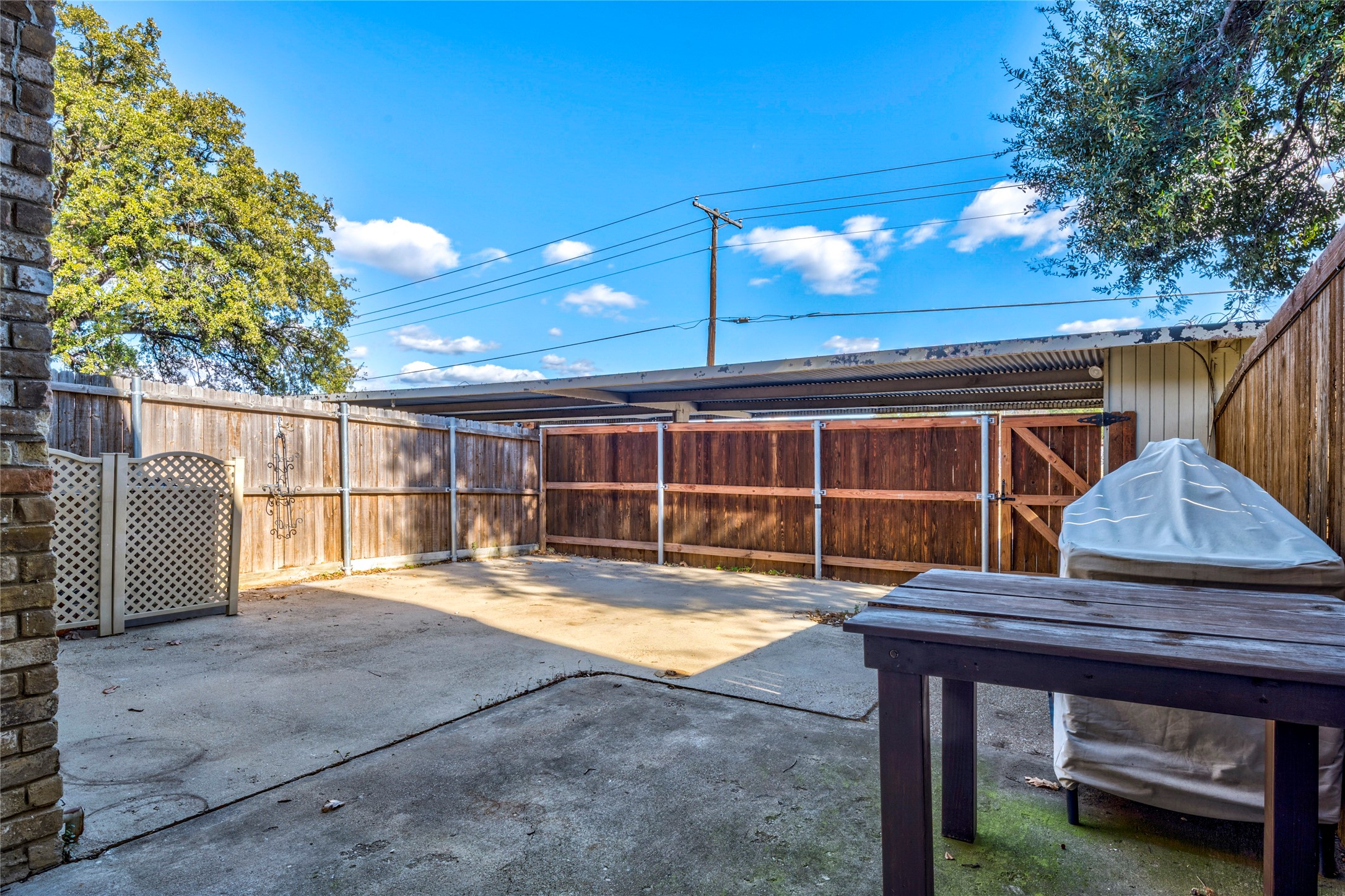 531 Towne House Lane
