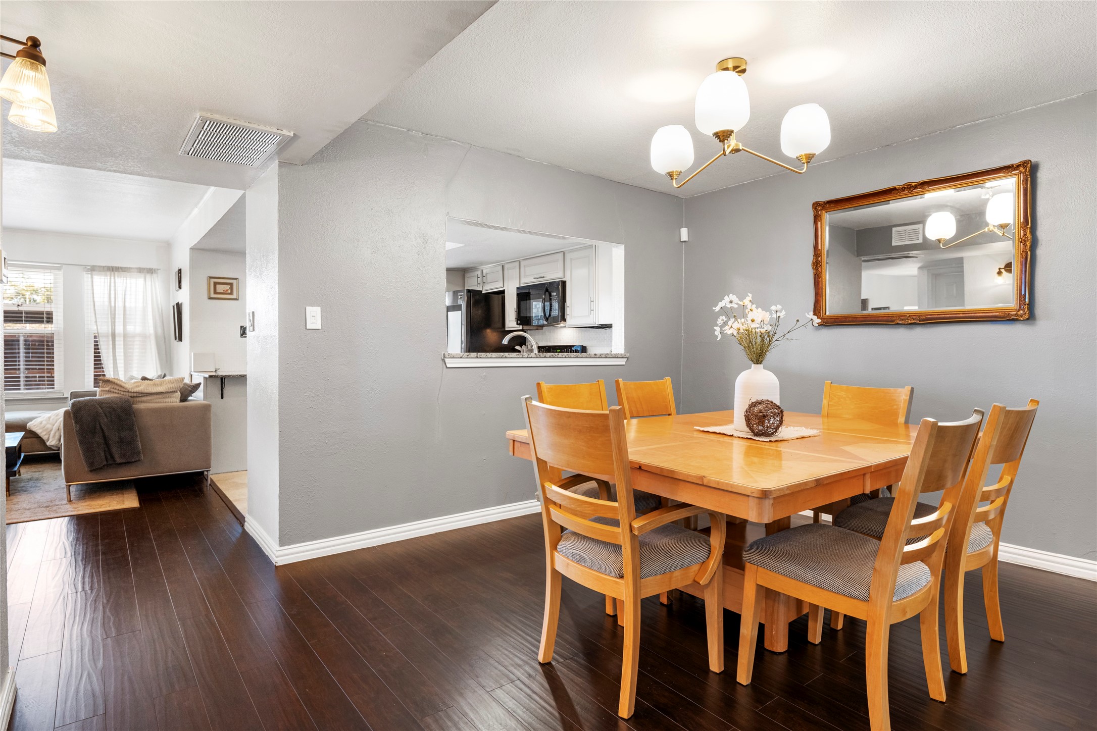 531 Towne House Lane